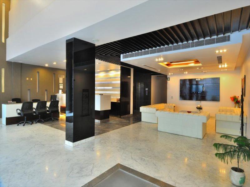 Hotel Elegance New Delhi Exterior photo
