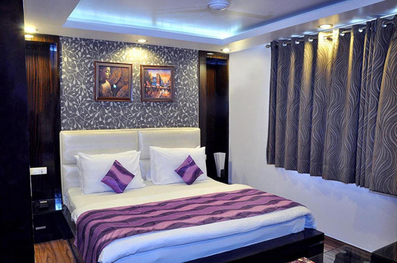 Hotel Elegance New Delhi Exterior photo