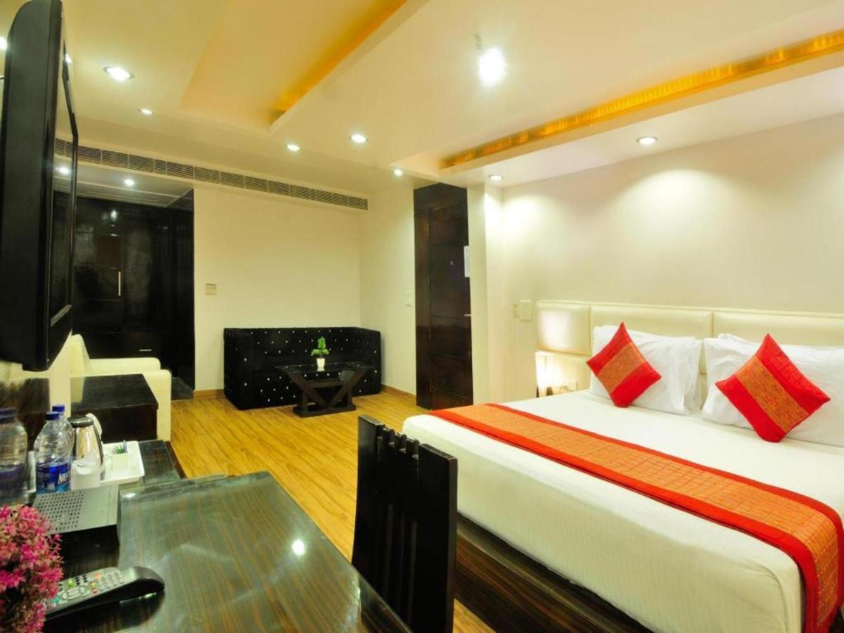 Hotel Elegance New Delhi Exterior photo