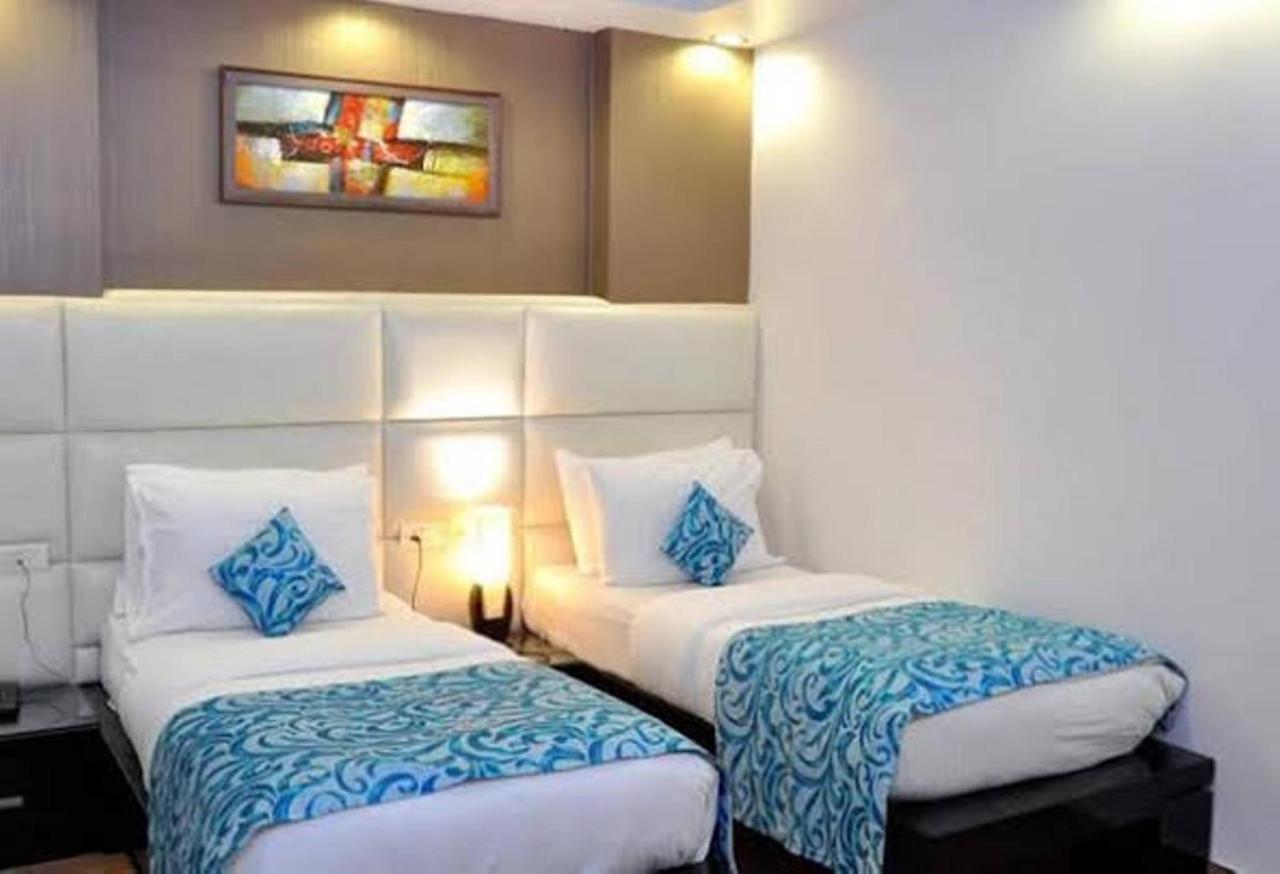 Hotel Elegance New Delhi Exterior photo