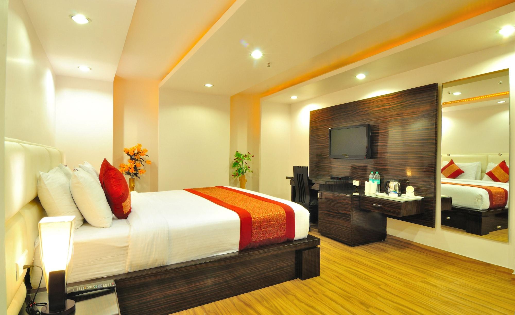 Hotel Elegance New Delhi Exterior photo