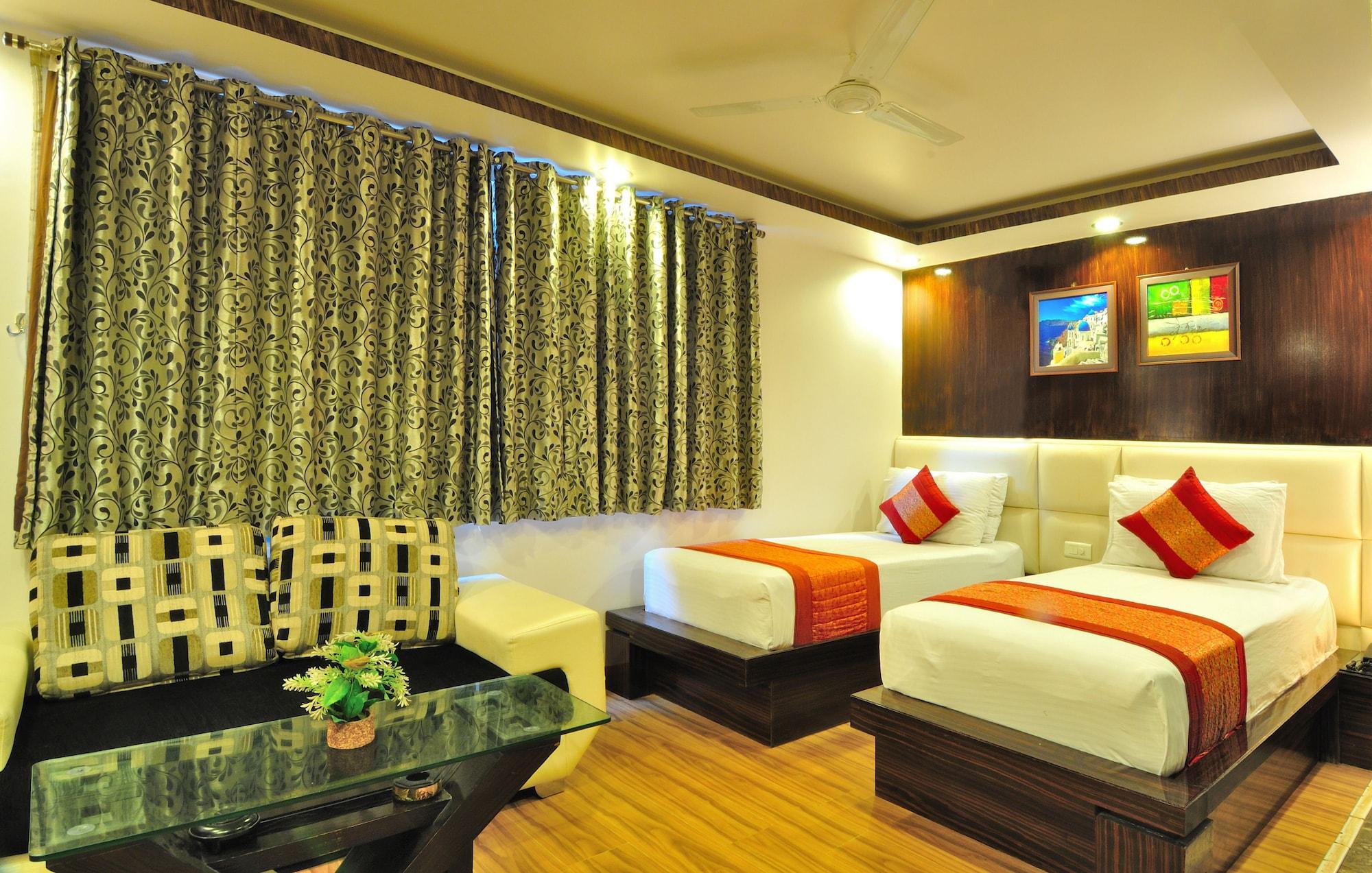 Hotel Elegance New Delhi Exterior photo