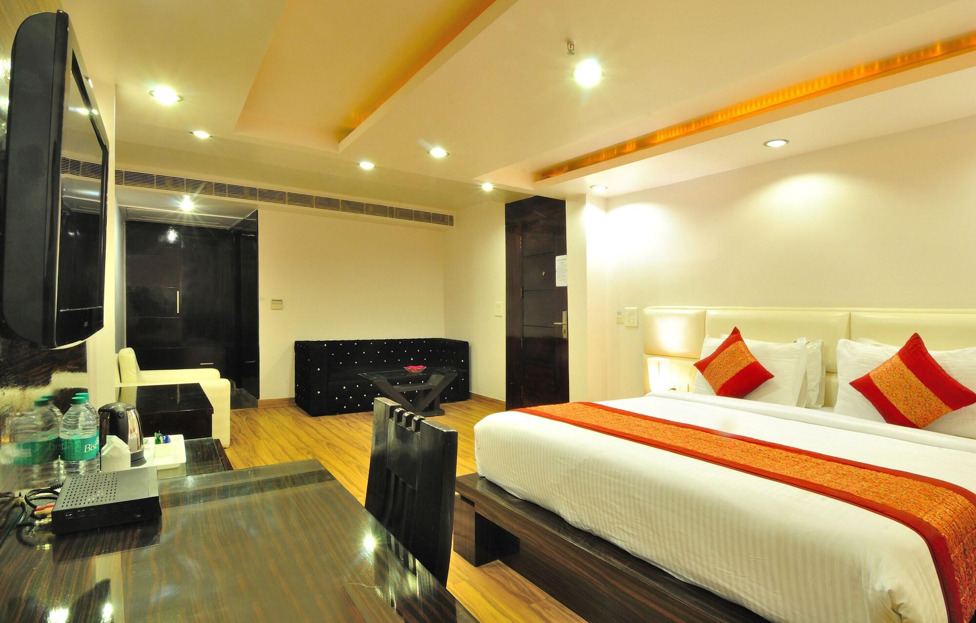 Hotel Elegance New Delhi Exterior photo