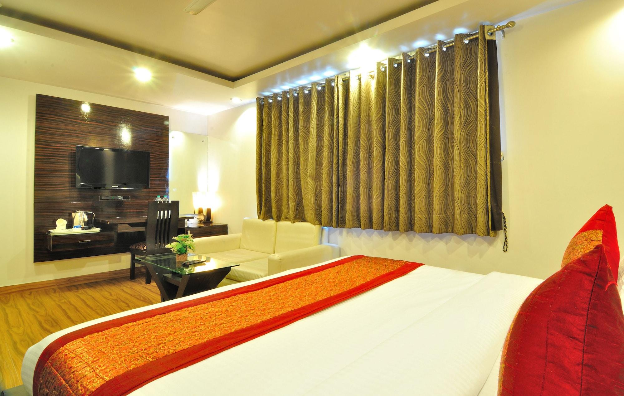 Hotel Elegance New Delhi Exterior photo