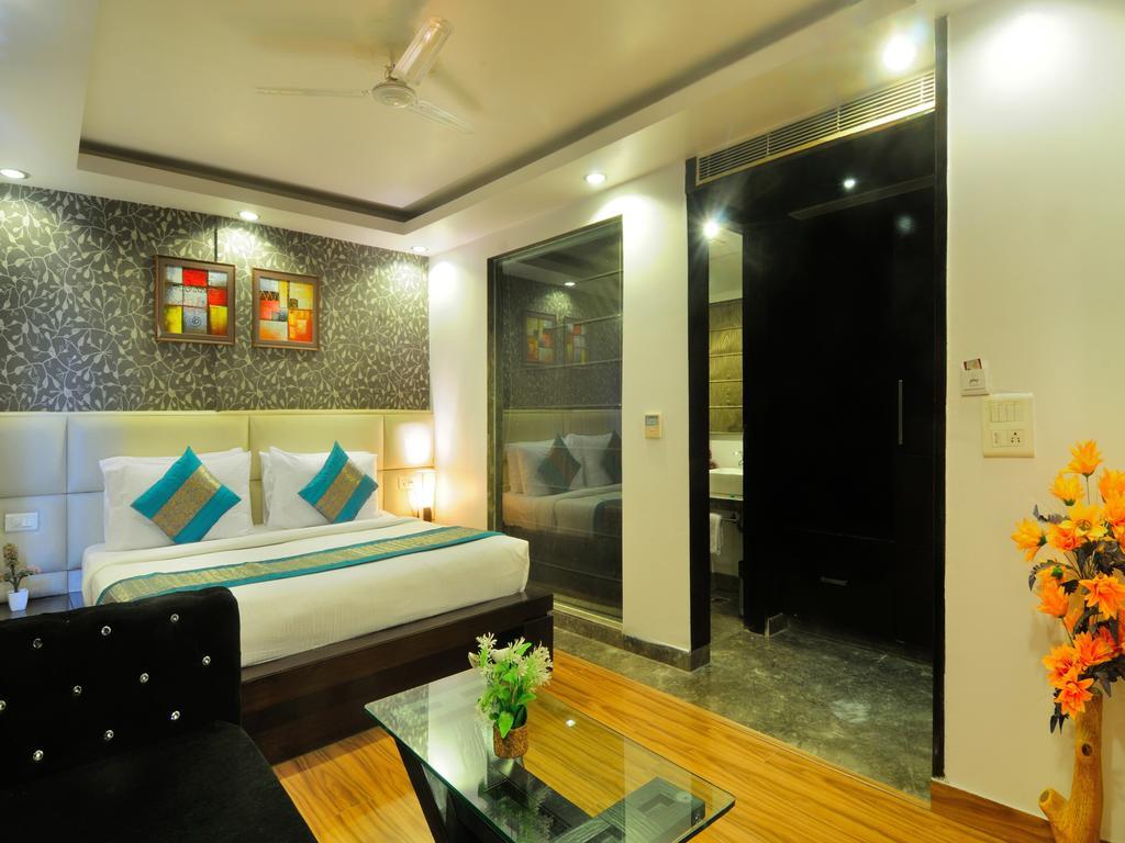 Hotel Elegance New Delhi Exterior photo