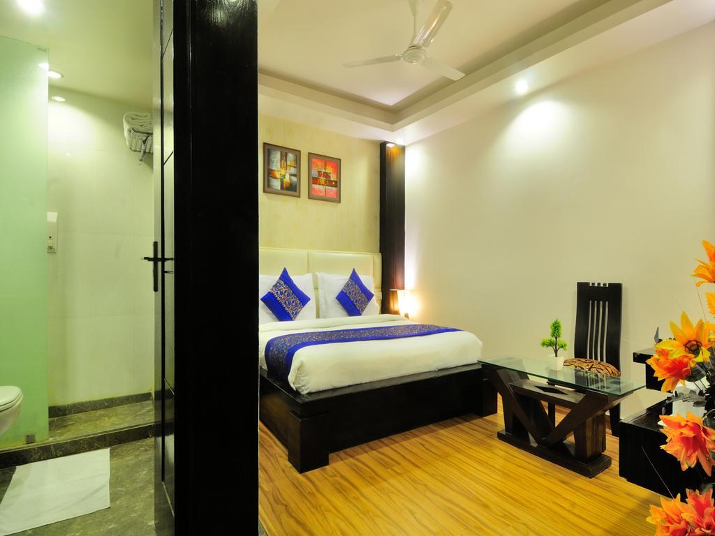 Hotel Elegance New Delhi Exterior photo