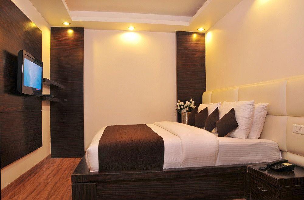 Hotel Elegance New Delhi Exterior photo