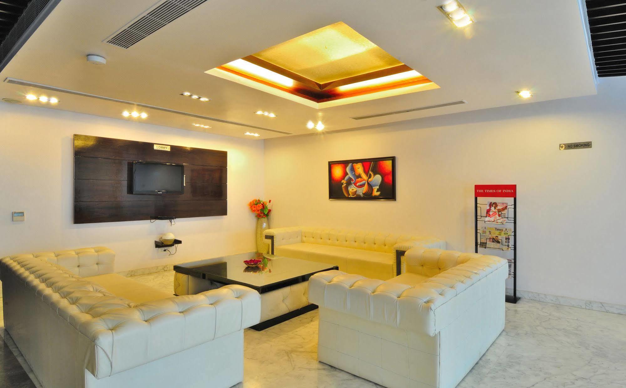 Hotel Elegance New Delhi Exterior photo