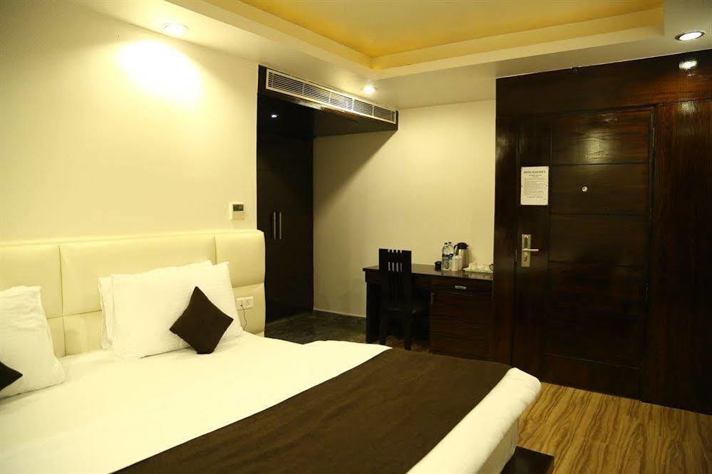Hotel Elegance New Delhi Exterior photo