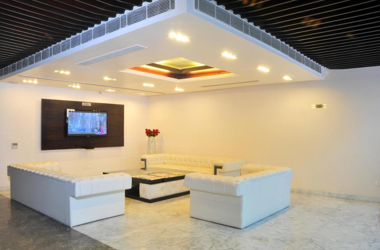 Hotel Elegance New Delhi Exterior photo